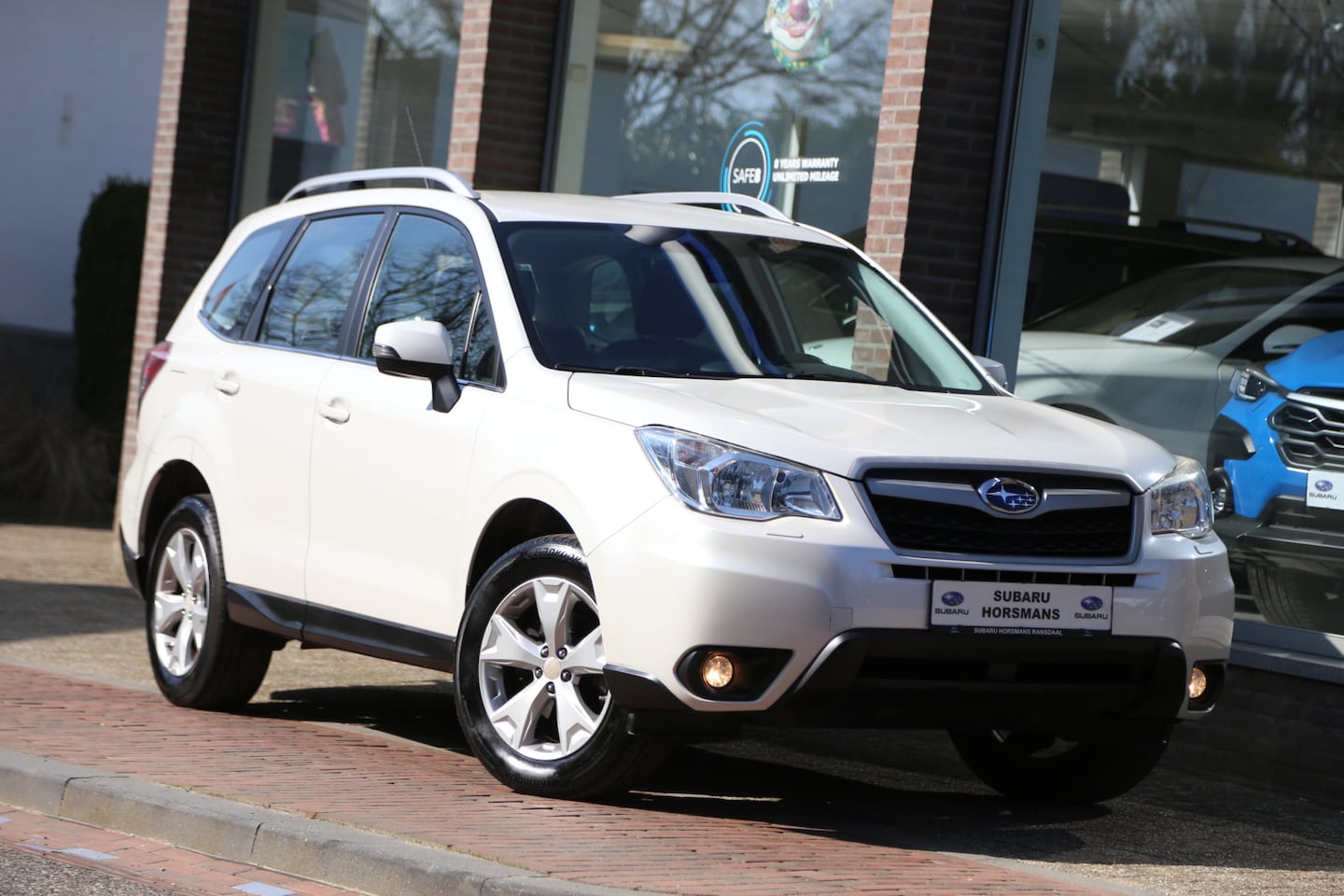 Subaru Forester - 2.0 AWD Luxury Automaat Leer Navi Carplay Camera - AutoWereld.nl