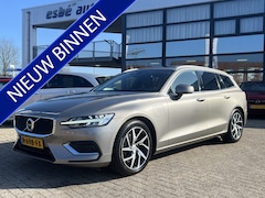 Volvo V60 - 2.0 T6 Recharge 340 pk AWD Momentum Pro Navigatie Trekhaak Panoramadak Head Up Camera PDC