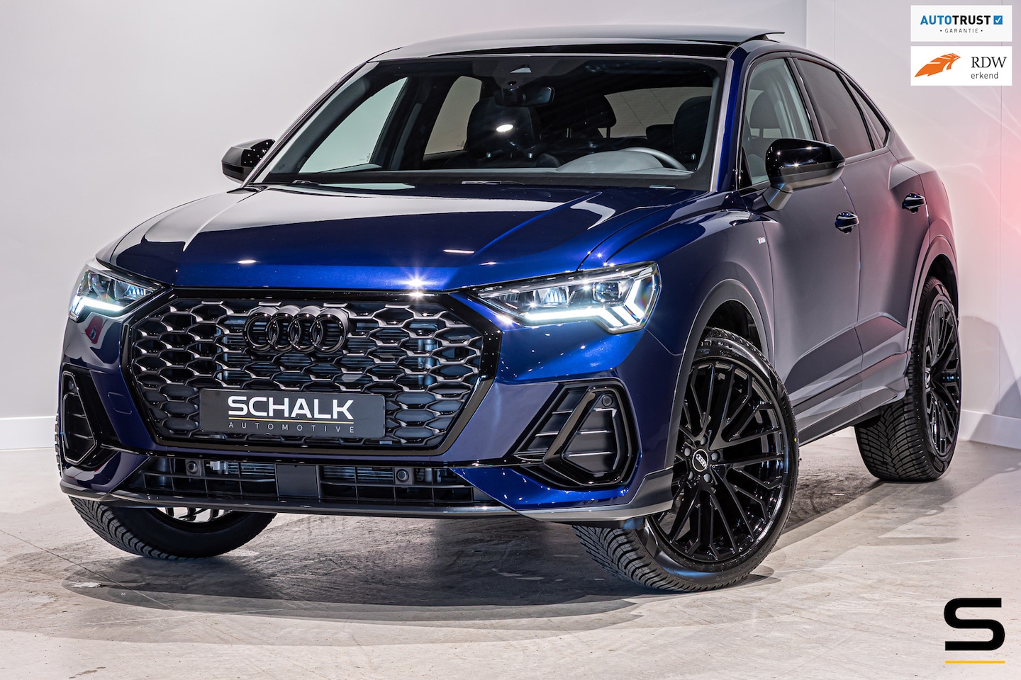 Audi Q3 - 35 TFSI S edition Competition|Pano|Cam|Leder|Garantie - AutoWereld.nl