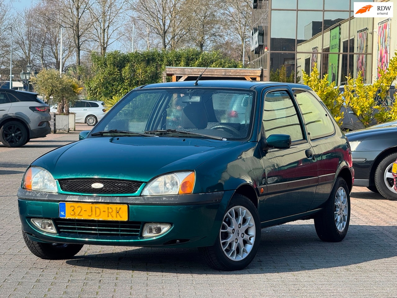 Ford Fiesta - 1.3-8V Collection | Airco | Elektrische ramen | 2 sleutels | LM velgen | Stoelen hoogtever - AutoWereld.nl