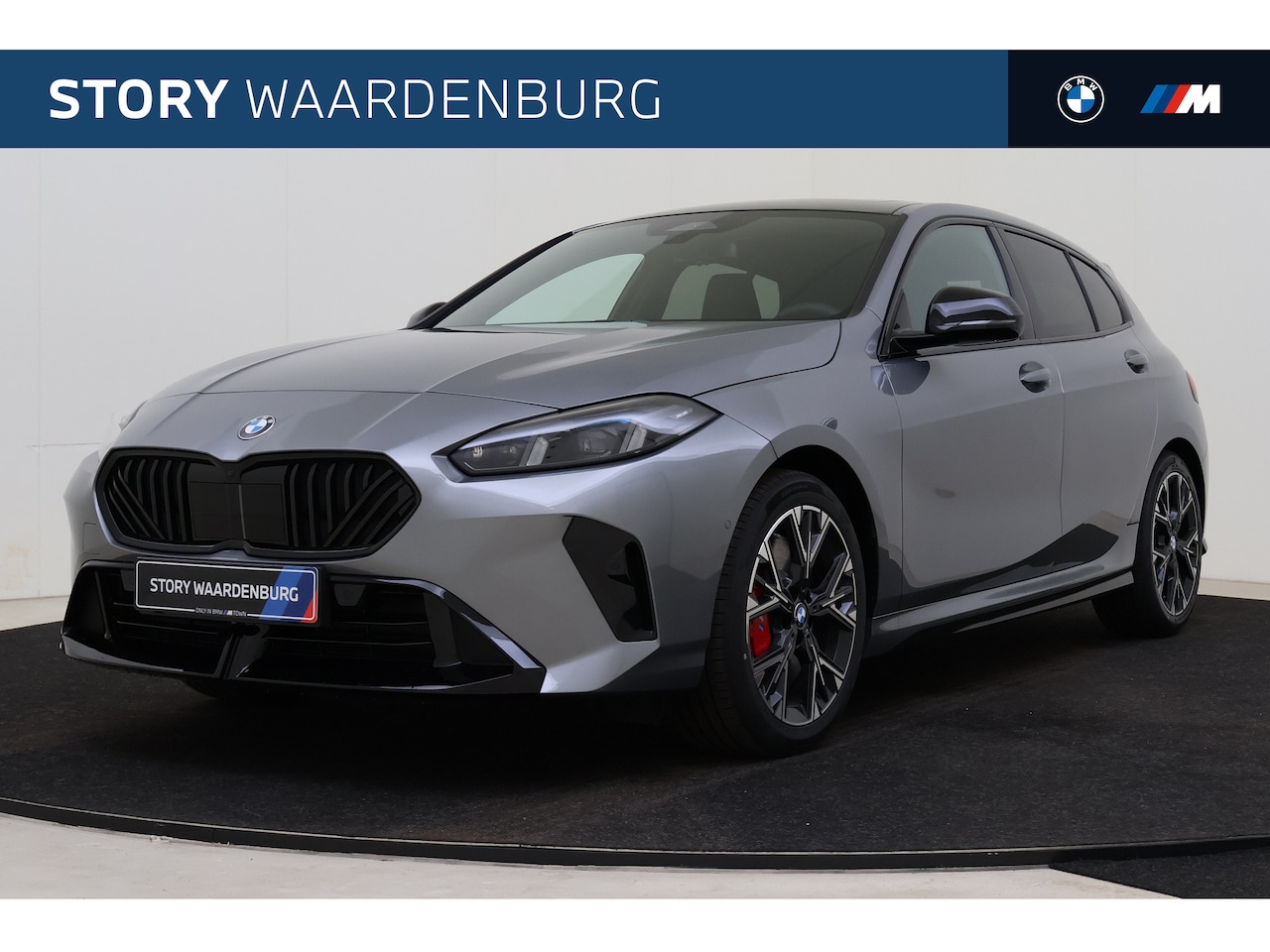 BMW 1-serie - 120 M Sport Automaat / Panoramadak / Trekhaak / Sportstoelen / Adaptieve LED / M Adaptief - AutoWereld.nl