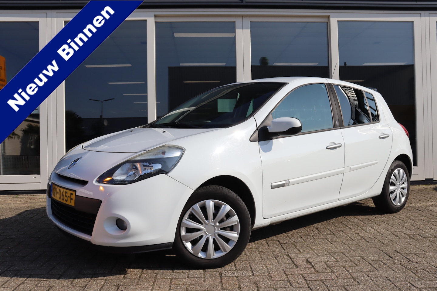 Renault Clio - 1.2 TCe Authentique 1.2 TCe 105 Pk Authentique, Airco, Prijs Is Rijklaar - AutoWereld.nl