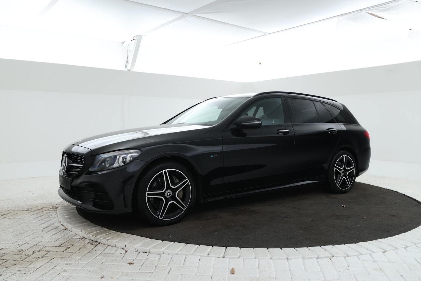 Mercedes-Benz C-klasse Estate - 300 e Business Solution AMG Navigatie Night pakket, Keyless, trekhaak - AutoWereld.nl