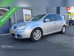 Volkswagen Golf - 2.0 FSI Sportline Business
