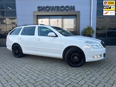 Skoda Octavia Combi - 1.2 TSI Elegance Business Line Automaat|Trekhaak|Applecarplay|Airco|17Inch velgen