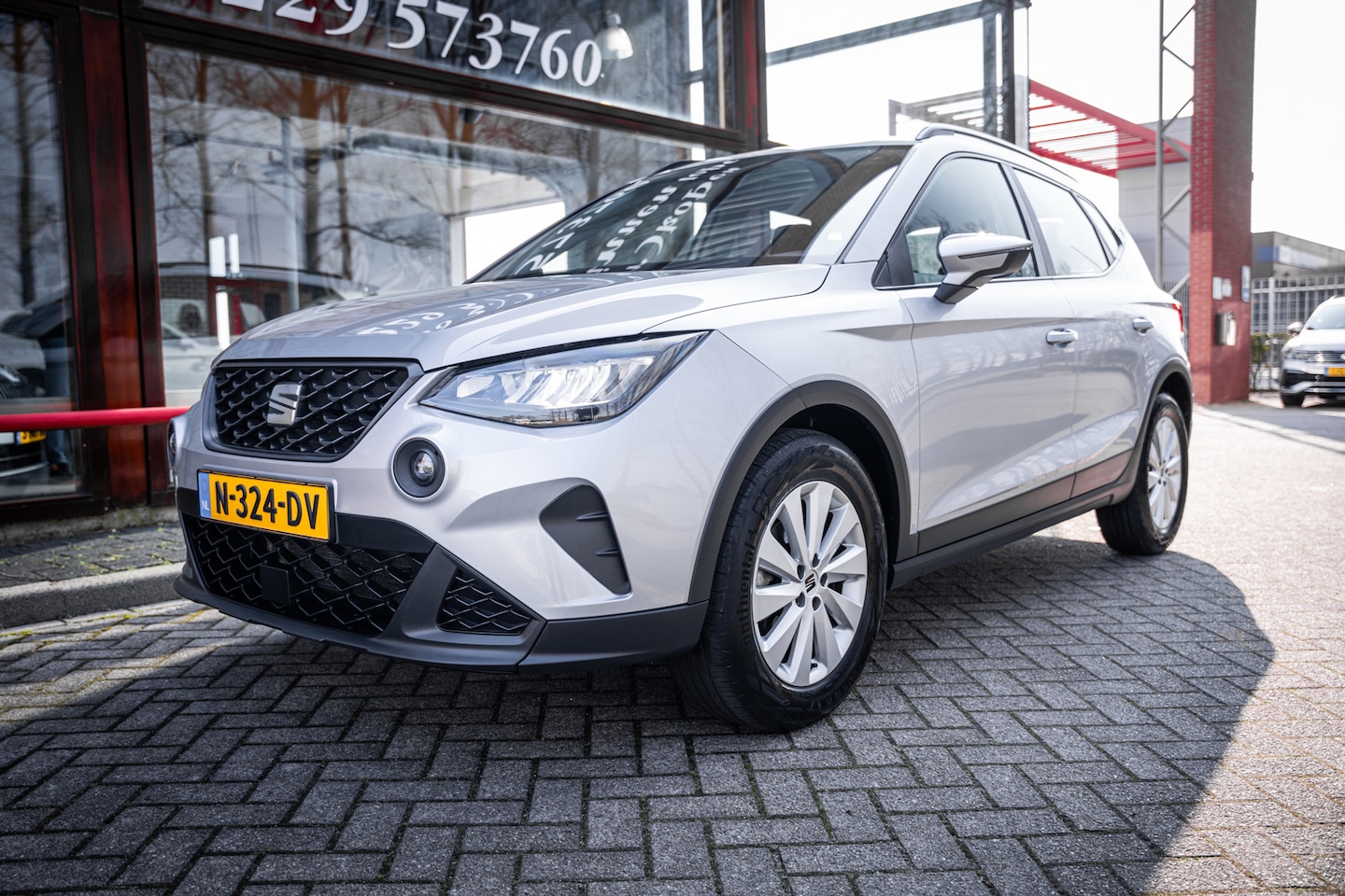 SEAT Arona - 1.0 TSI Style | Camera | App-connect | Parkeerhulp | Cruise control | LED | DAB+ | - AutoWereld.nl