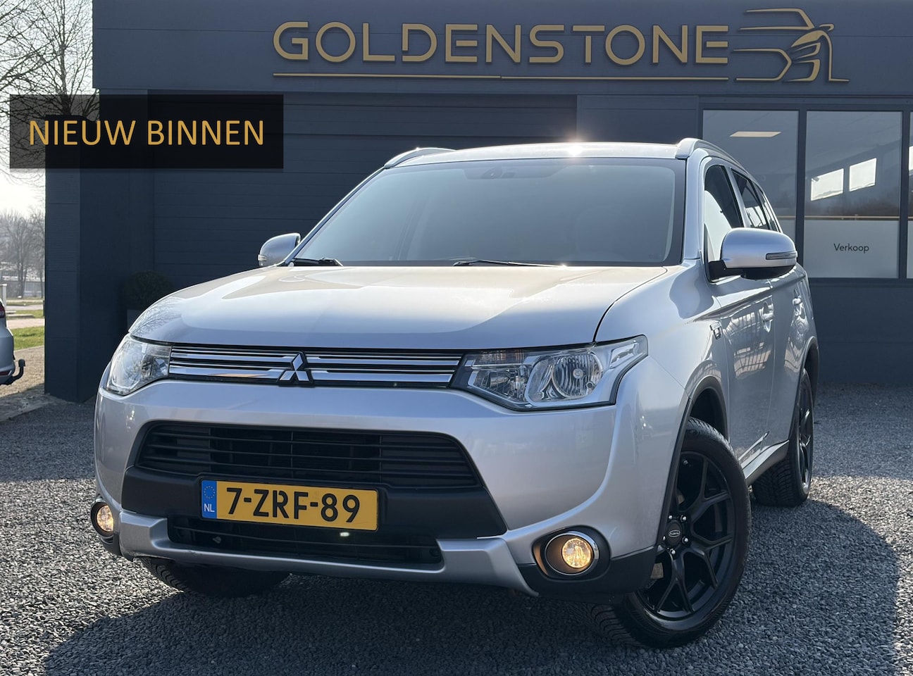 Mitsubishi Outlander - 2.0 PHEV Business Edition X-Line 2e Eigenaar,Navi,Camera,Keyless,Halfleder,Dealer Onderhou - AutoWereld.nl