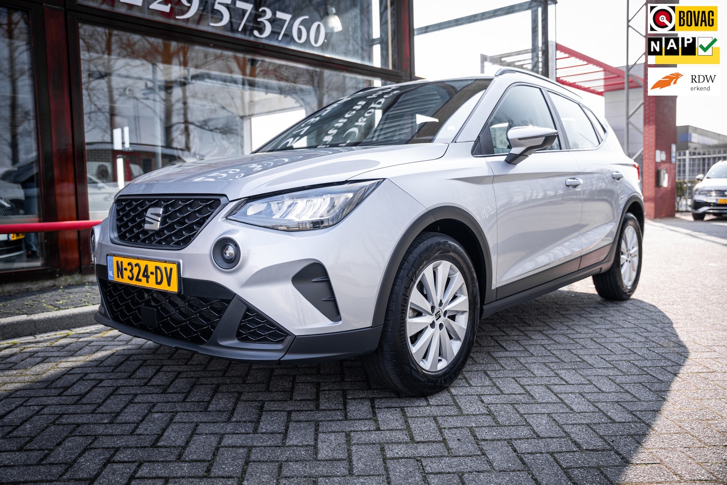 SEAT Arona - 1.0 TSI Style | Camera | App-connect | Parkeerhulp | Cruise control | LED | DAB+ | - AutoWereld.nl