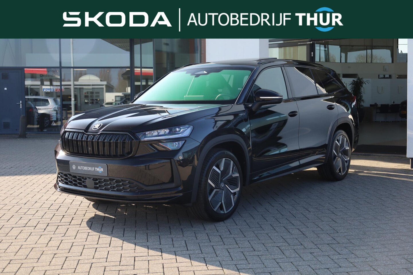 Skoda Kodiaq - 1.5 TSI PHEV Sportline Business 20" LMV Rila Panoramadak trekhaak wegklapbaar Matrix LED m - AutoWereld.nl
