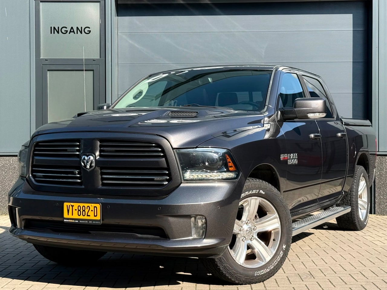 Dodge Ram 1500 - 5.7 V8 Quad Cab 6'4 5.7 V8 Quad Cab 6'4 - AutoWereld.nl