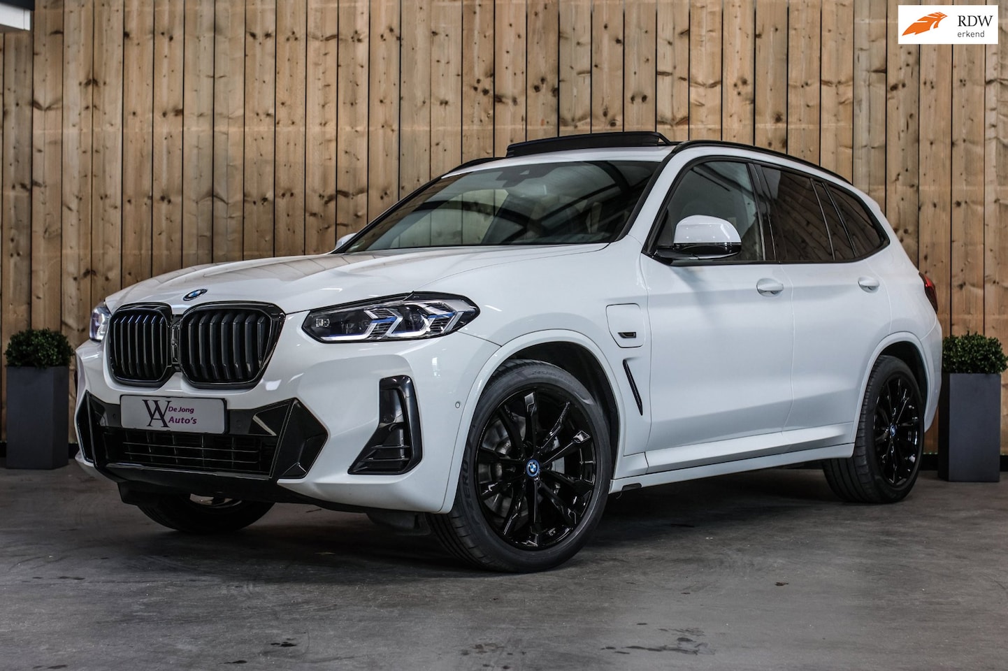 BMW X3 - XDrive30e M-Sport *Pano*360 Camera*Laser Led*Leder* - AutoWereld.nl