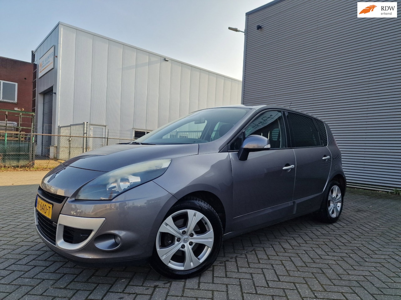 Renault Scénic - 1.4 TCE Dynamique NAVI PSENSOR CRUISE TREKHAAK 2 X SLEUTELS - AutoWereld.nl