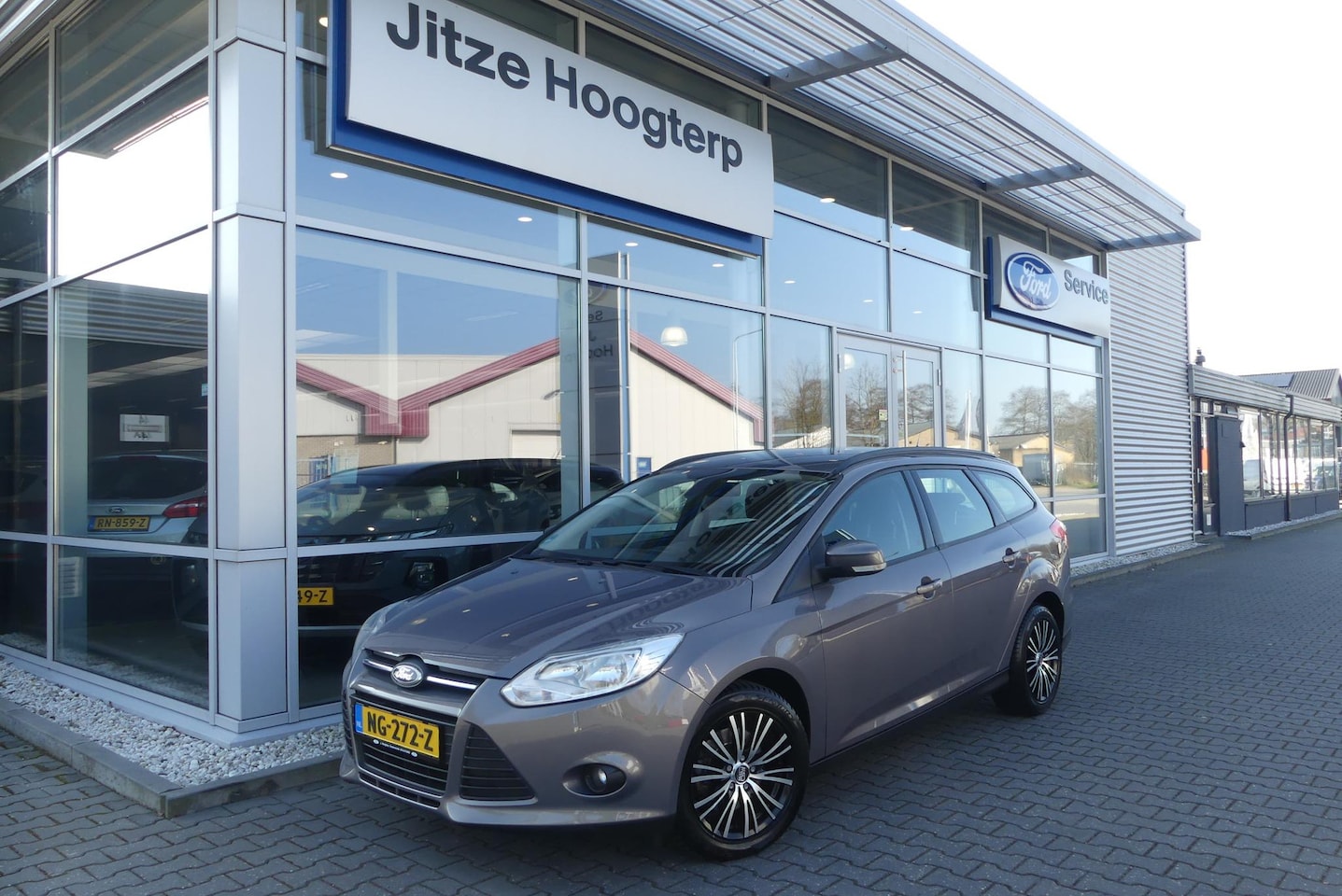 Ford Focus Wagon - 1.6 EcoBoost Trend D.RIEM V.V. 10-2-23, NIEUWE APK, DEALER ONDERHOUDEN, TREKHAAK (1.500KG) - AutoWereld.nl