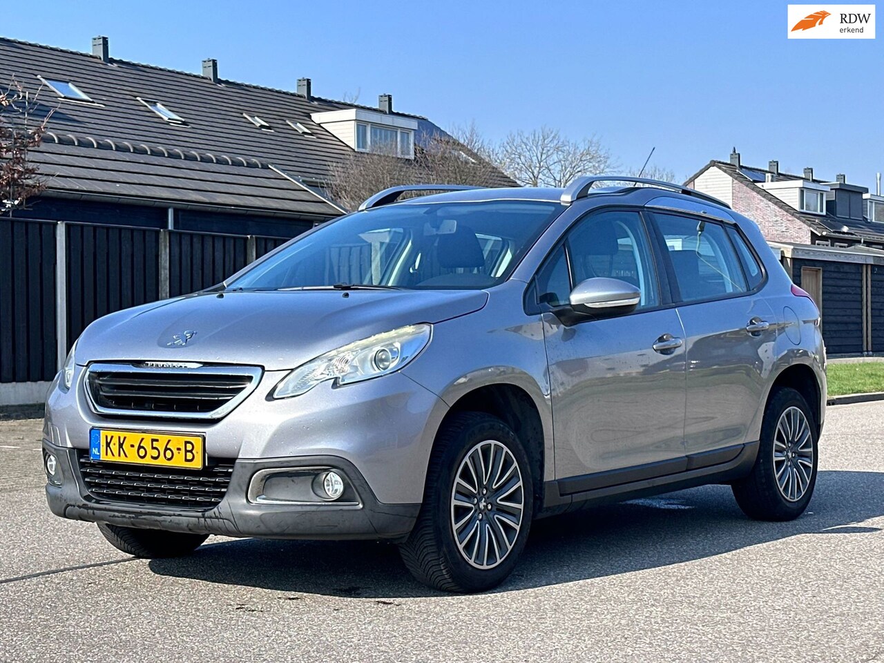 Peugeot 2008 - 1.2 PureTech Allure Navigatie*Cruise*Distributie VV*Airco*Trekhaak*Parkeersensoren* - AutoWereld.nl