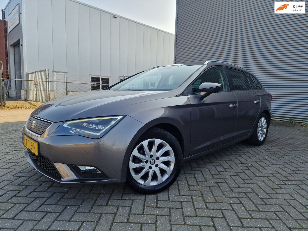 SEAT Leon ST - 1.0 TSI Style Connect NAVI PSENSOR CRUISE 2 X SLEUTELS - AutoWereld.nl