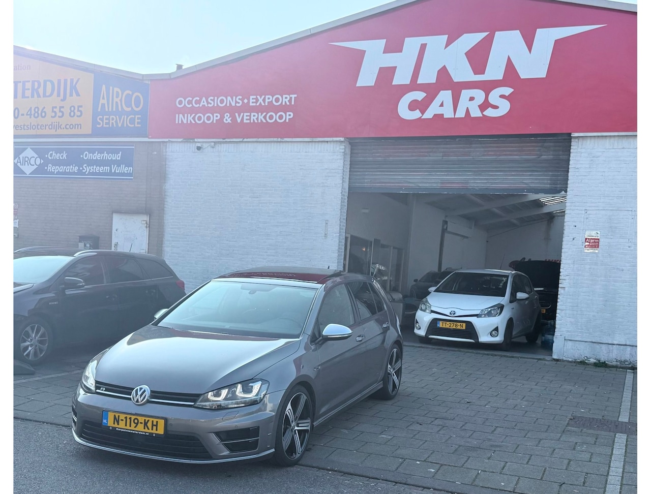 Volkswagen Golf - 2.0 TSI R|Pano|Camera|4Motion|Leder|Led - AutoWereld.nl