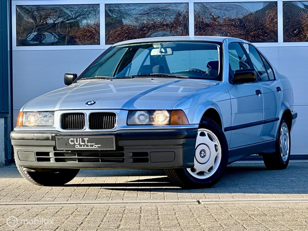 BMW 3-serie - 318i 318i - AutoWereld.nl