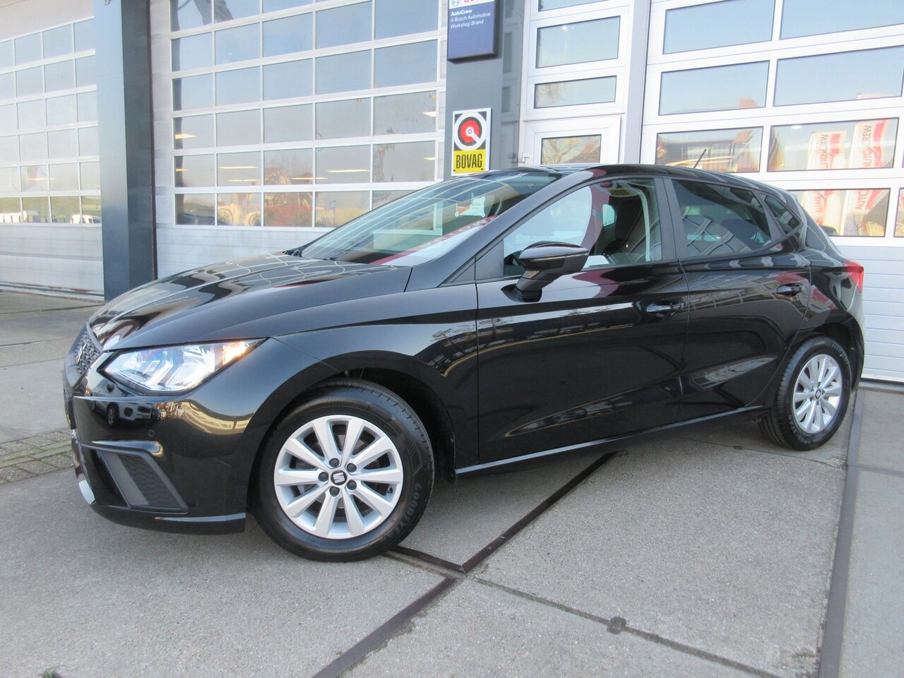 SEAT Ibiza - 1.0 TSI Style Business Intense / Clima / LMV / Navi - AutoWereld.nl