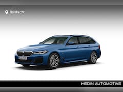 BMW 5-serie Touring - 530e High Executive | Adaptief Onderstel | Panorama Dak | Keyless | Comfort Stoelen | Driv