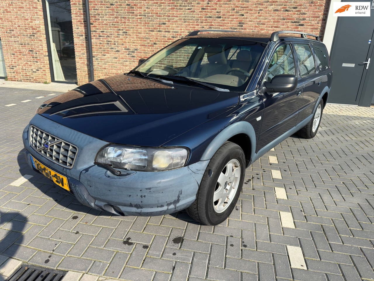 Volvo V70 Cross Country - 2.4 T Comfort Line 2.4 T Comfort Line - AutoWereld.nl