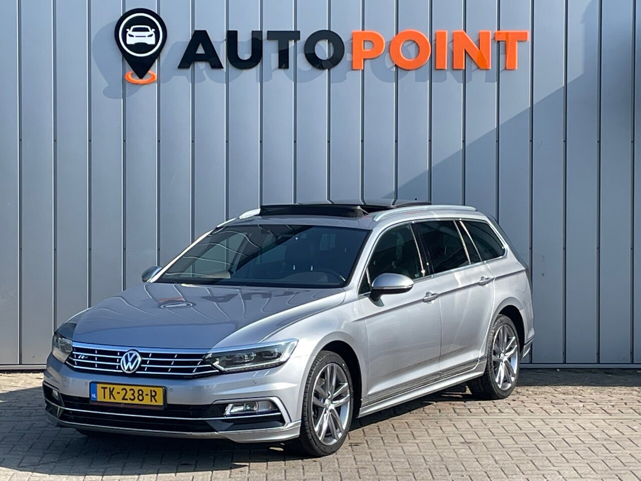 Volkswagen Passat Variant - 1.4 TSI DSG R-line Business 1E EIG ORG NL|TREKHAAK|PANO|CAMERA|V.COCKPIT|ADAPT.CRUISE|STOE - AutoWereld.nl