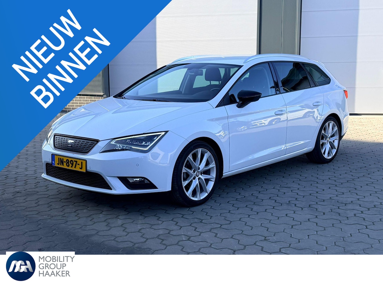 SEAT Leon ST - 1.0 EcoTSI Style Connect | Apple-Android | Trekhaak | Cruise Control - AutoWereld.nl