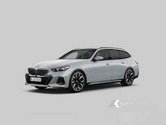 BMW 5-serie Touring - 520i M Sport | Panorama | Bowers & Wilkins | Head-Up | 360° | 21 Inch | Driving Ass. Plus