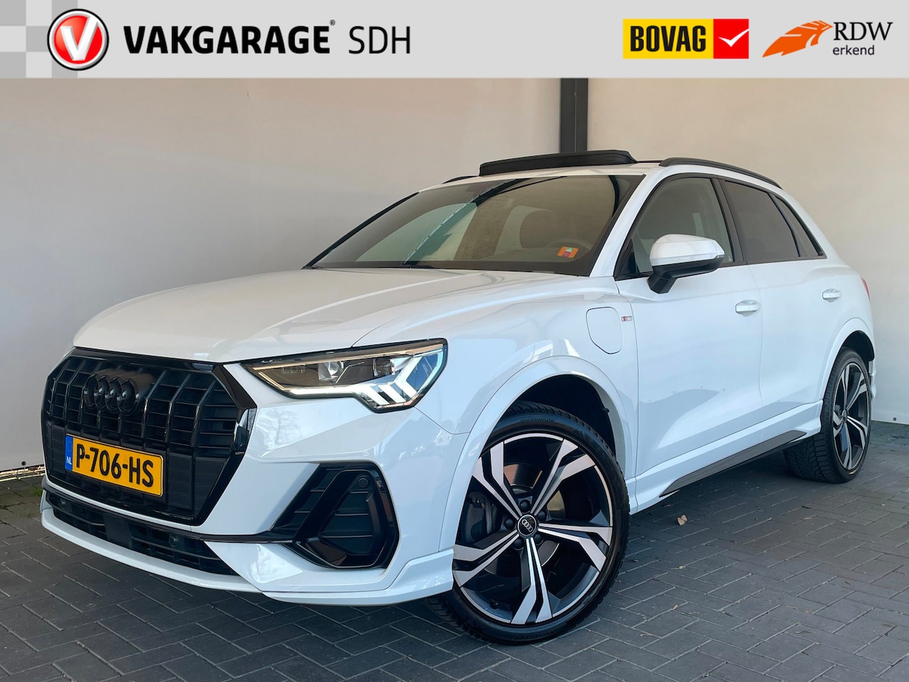Audi Q3 - 45 TFSI e S edition|Panoramadak|Elek.Trekhaak|B&O|360 Camera|Stoelverwarming|PHEV - AutoWereld.nl