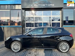 Alfa Romeo Giulietta - 1.4 T 170Pk Distinctive Airco Navi Leder Cruise Xenon 18inch pdc Geheel Dealeronderhouden