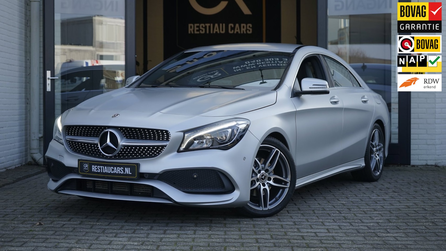 Mercedes-Benz CLA-Klasse - 180 AMG AUTOMAAT-ALCANTARA-CAMERA-CRUISE-FULL LED-GROOT NAVIGATIE-KEYLESS-STOELVERWARMING - AutoWereld.nl