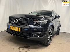 Volvo XC40 - 2.0 D4 AWD R-Design Intro Edition SCHADEAUTO