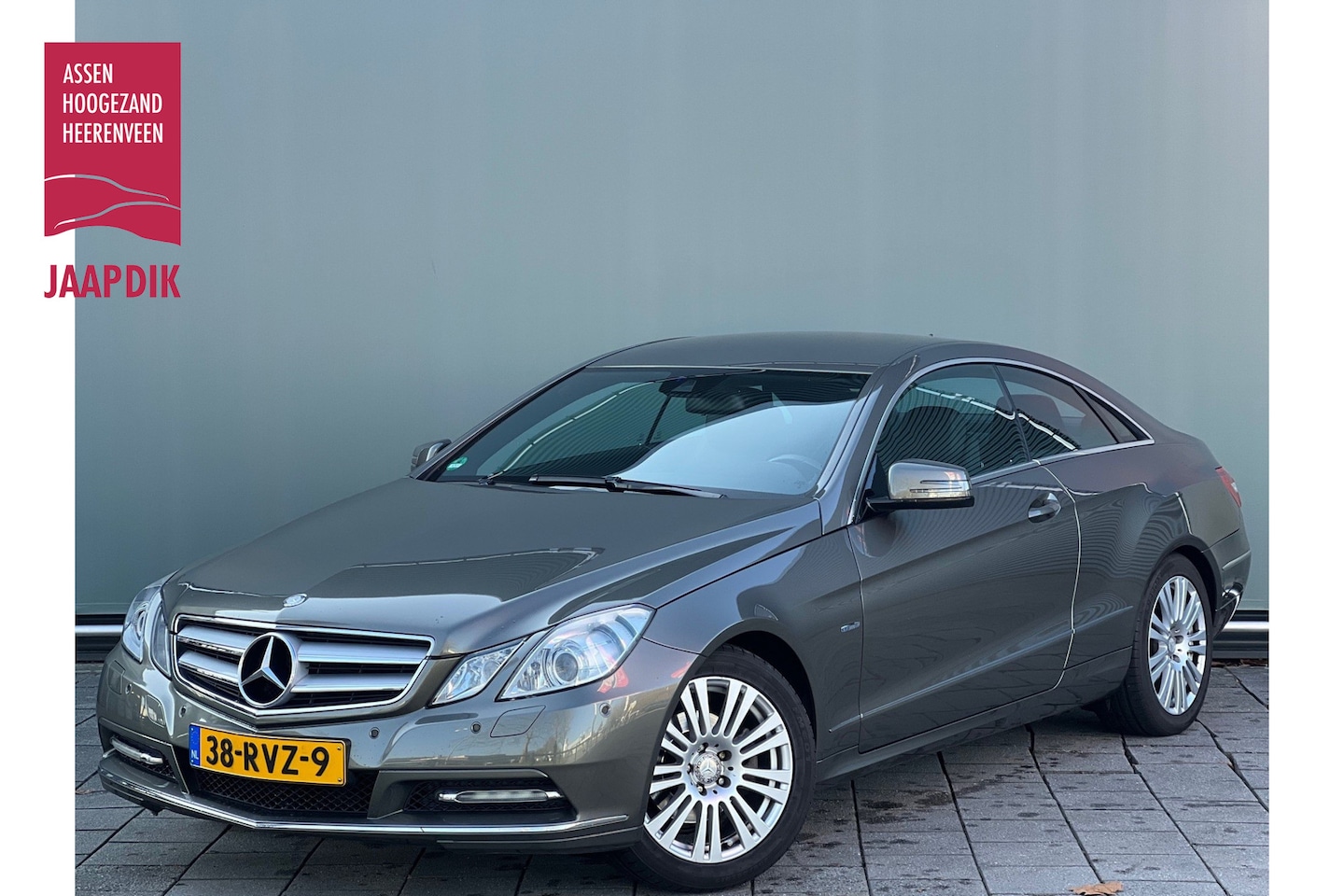 Mercedes-Benz E-klasse Coupé - BWJ 2011 | 200 184PK Avantgarde AUTOMAAT | TREKHAAK | LEDER/STOF | XENON | PDC 2X | CAMERA - AutoWereld.nl