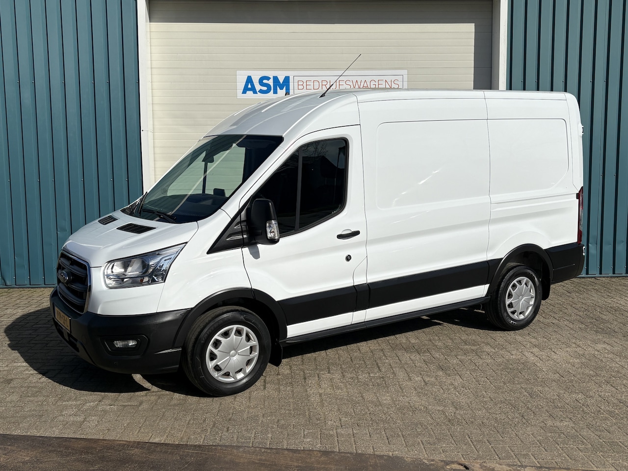 Ford Transit - 350 2.0 170Pk TDCI L2H2 Trend / Cruise / Airco / Navi / Trekhaak / Apk t/m 06-02-2027 - AutoWereld.nl