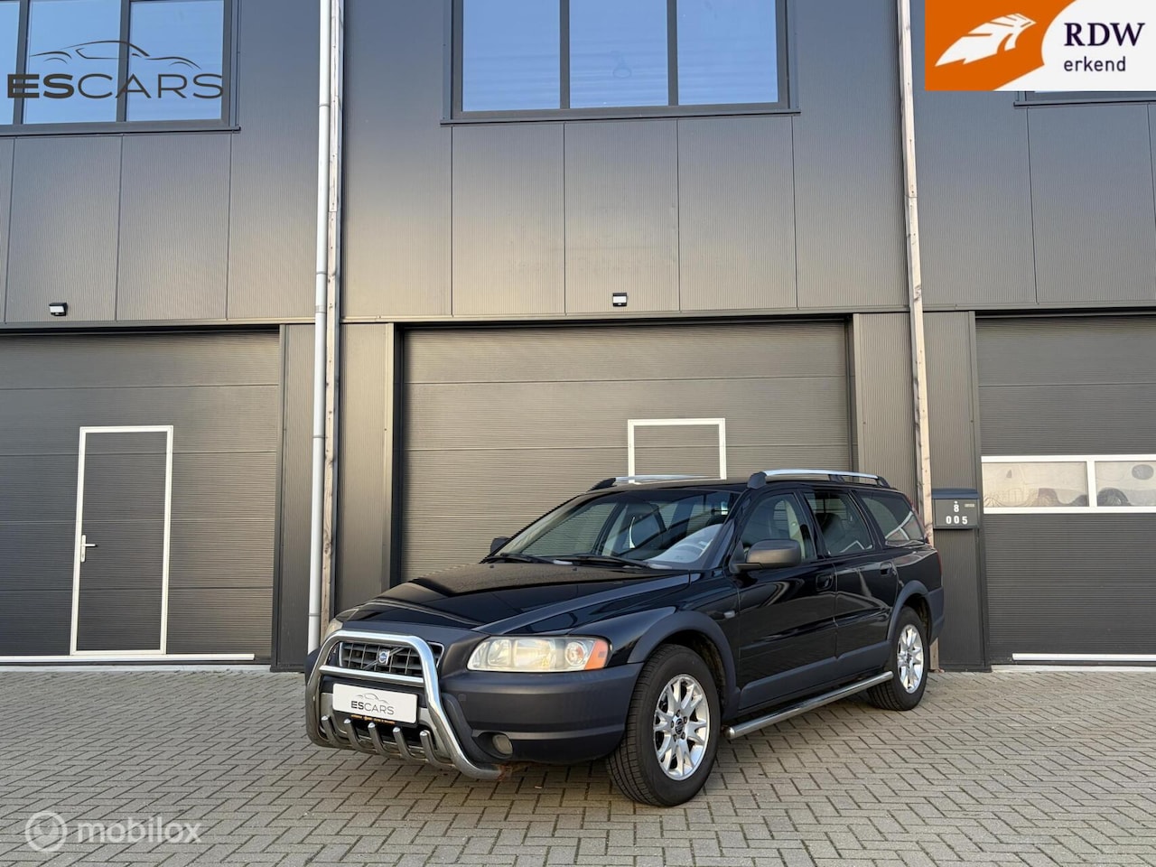 Volvo XC70 - 2.5 T Momentum 209Pk | Automaat | Stoelverwarmin - AutoWereld.nl