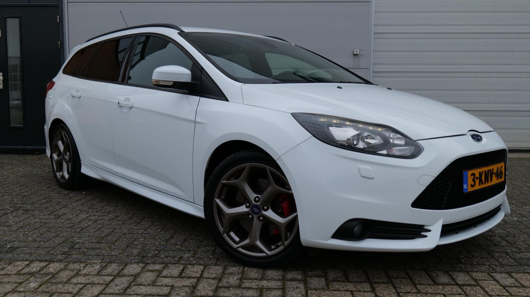 Ford Focus Wagon - 2.0 EcoBoost ST-3 NL-auto NAP lage kilometerstand Recaro Keyless Achteruitrij camera Voorr - AutoWereld.nl