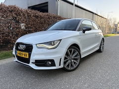 Audi A1 - 1.2 TFSI S edition / NAVI / AIRCO / STOELVERWARMING