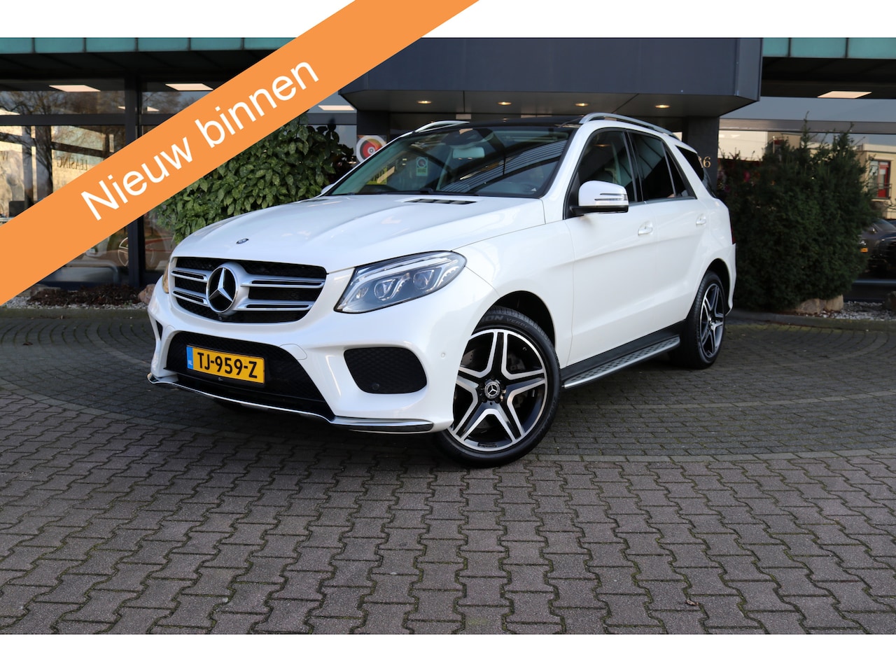 Mercedes-Benz GLE-Klasse - 400 4M AMG-Line Zeer complete uitvoering - AutoWereld.nl
