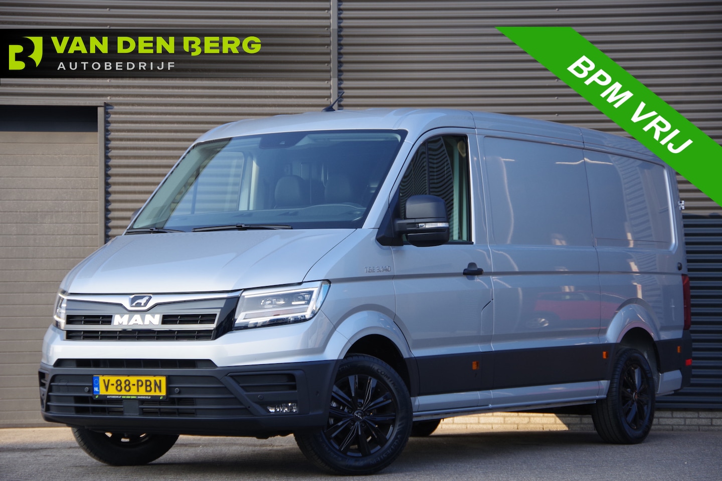 MAN TGE - 3.140 35 2.0 L3H2 140PK AUT. LED, TREKHAAK, CAMERA, APPLE CARPLAY/ANDROID AUTO, CRUISE, VO - AutoWereld.nl