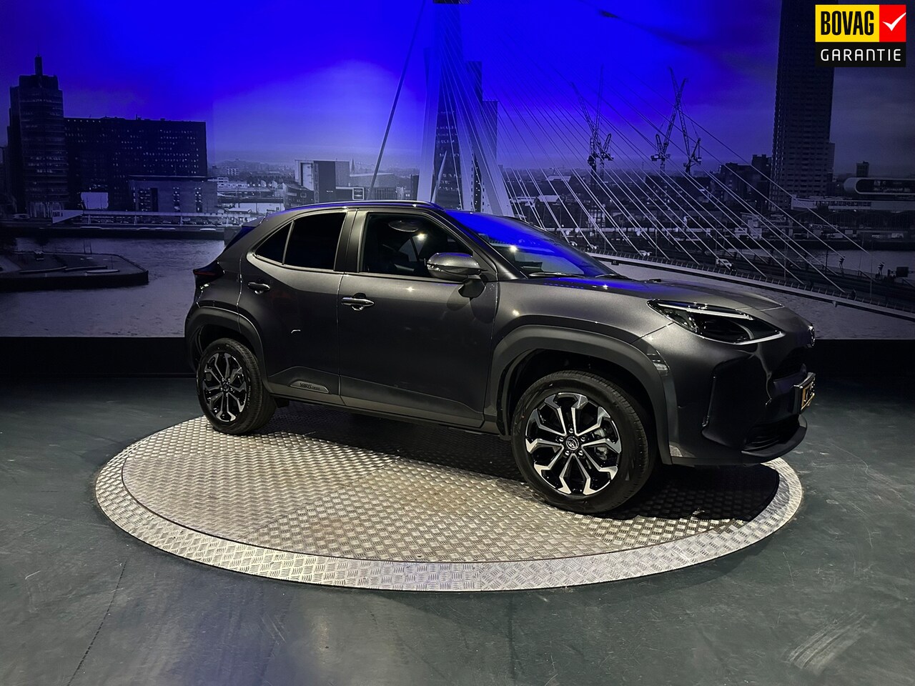 Toyota Yaris Cross - 1.5 Hybrid 130 Dynamic *Acc*Winterpakket*Camera*17inch*CrossAlert* - AutoWereld.nl