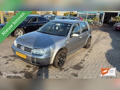 Volkswagen Golf - 1.6-16V Ocean