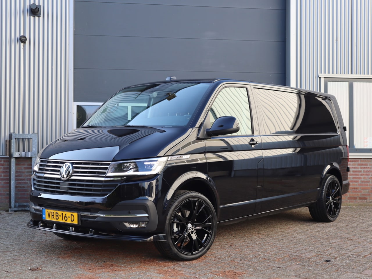 Volkswagen Transporter - Bulli 75-Edition 2.0 TDI 150pk DSG, Leder, 3-Zitpl. L2H1 - AutoWereld.nl