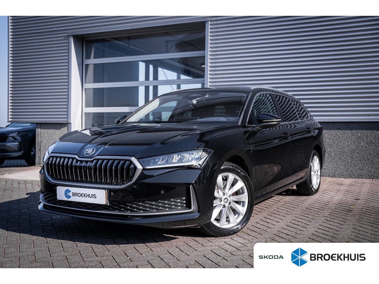 Skoda Superb Combi - 1.5 TSI iV First Edition | Achteruitrijcamera | Extra getint glas | Navigatiesysteem - AutoWereld.nl