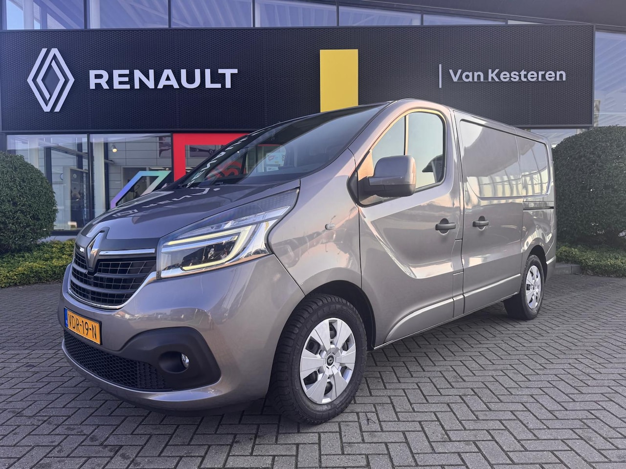 Renault Trafic - GB 2.0 dCi Automaat 145pk L1H1 T29 | 2-Schuifdeuren | Trekhaak | LED | 1e Eig. | NL Auto - AutoWereld.nl
