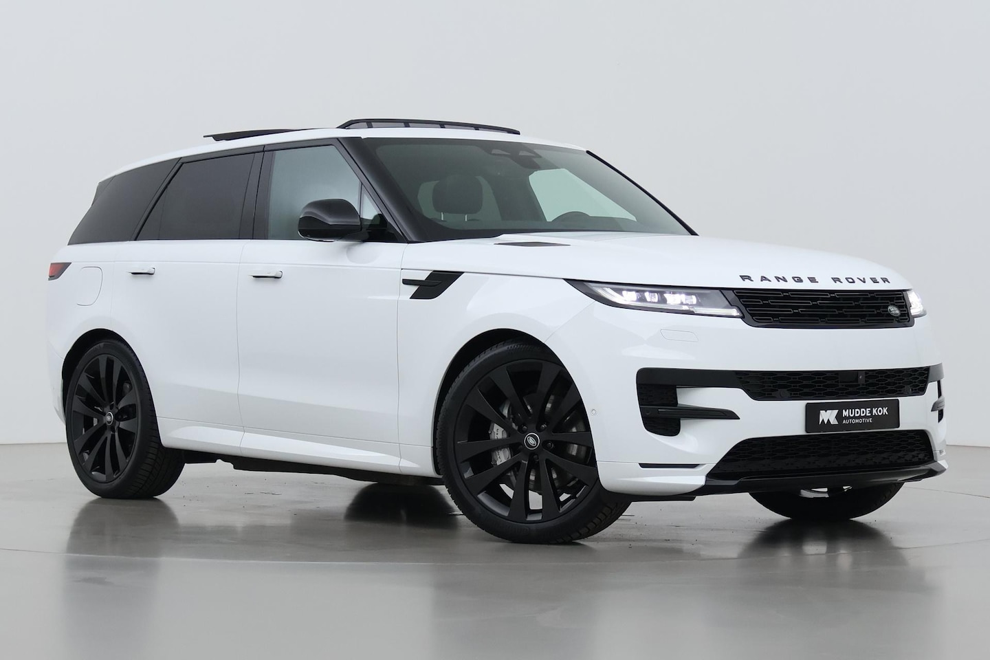 Land Rover Range Rover Sport - 3.0 P460e Dynamic SE | Black Pack | 23 Inch | ACC | Panoramadak | Stoel+Stuurverwarming - AutoWereld.nl