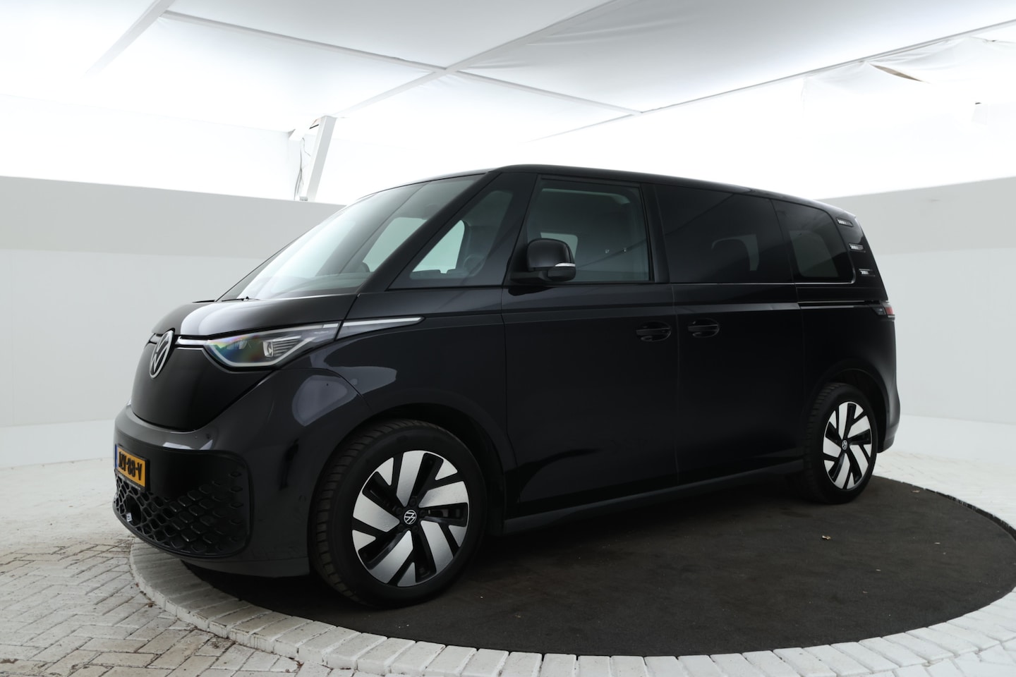 Volkswagen ID. Buzz - Pro 77kWh 5 Persoons, 2x schuifdeur - AutoWereld.nl