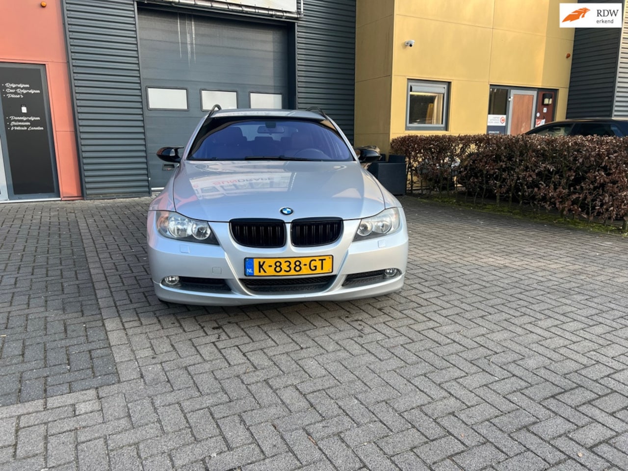 BMW 3-serie Touring - 318i 318i - AutoWereld.nl