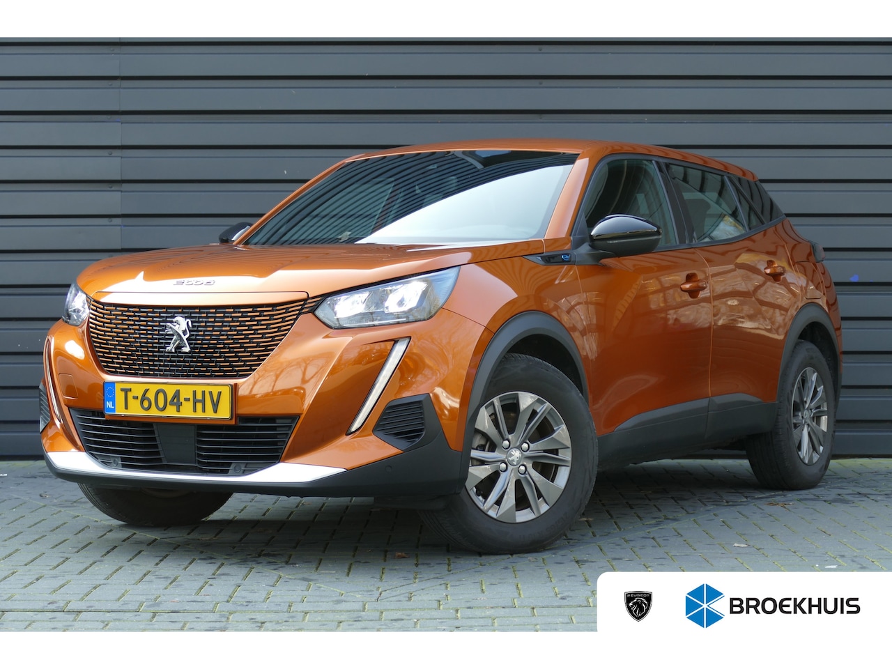 Peugeot e-2008 - EV 136PK 50KWH ACTIVE PACK AUTOMAAT / NAVI / CLIMA / LED / PDC / 16"LMV / 3-FASE / BLUETOO - AutoWereld.nl
