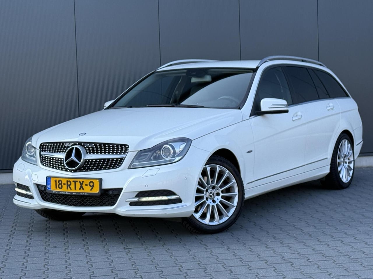 Mercedes-Benz C-klasse Estate - 180 Avantgarde Xenon - Leder - Designo - Automaat - AutoWereld.nl