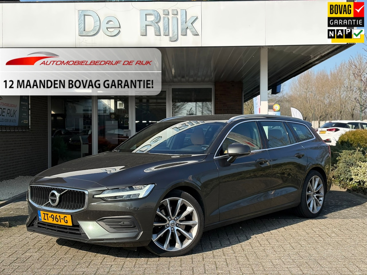 Volvo V60 - 2.0 T4 Momentum Pro |1e Eigenaar | Leder, Navi, Camera, Stoelverw., El. A.klep | Polestar - AutoWereld.nl