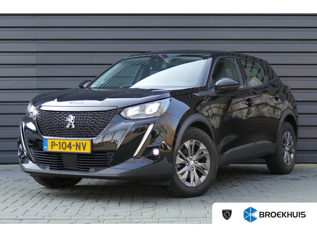 Peugeot 2008 - 1.2 PURETECH 100PK ACTIVE PACK / NAVI / CLIMA / LED / PDC / 16"LMV / CAMERA / BLUETOOTH / - AutoWereld.nl